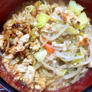 鶏ひき肉と野菜の味噌バターラーメン